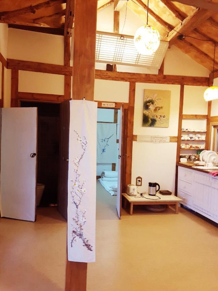 Yujeong Hanok Guesthouse มกโพ ภายนอก รูปภาพ