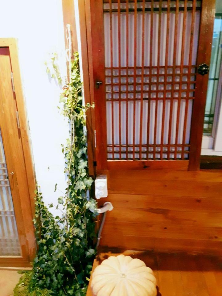 Yujeong Hanok Guesthouse มกโพ ภายนอก รูปภาพ