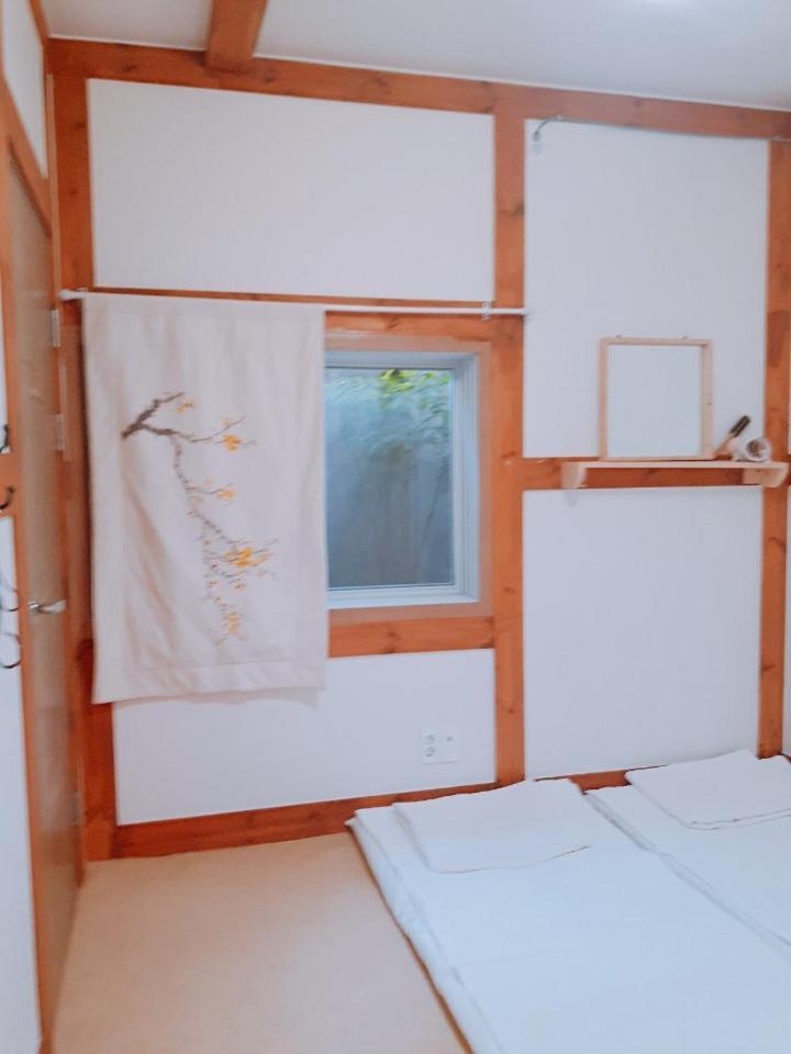 Yujeong Hanok Guesthouse มกโพ ภายนอก รูปภาพ